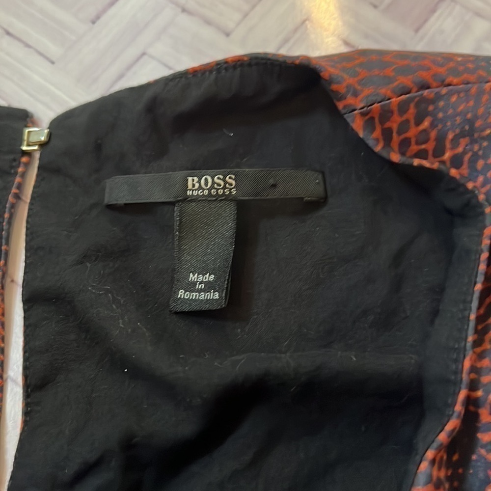 Hugo Boss Sleeveless Blouse, size 4 black and red, swoop neck line - Picture 3 of 5